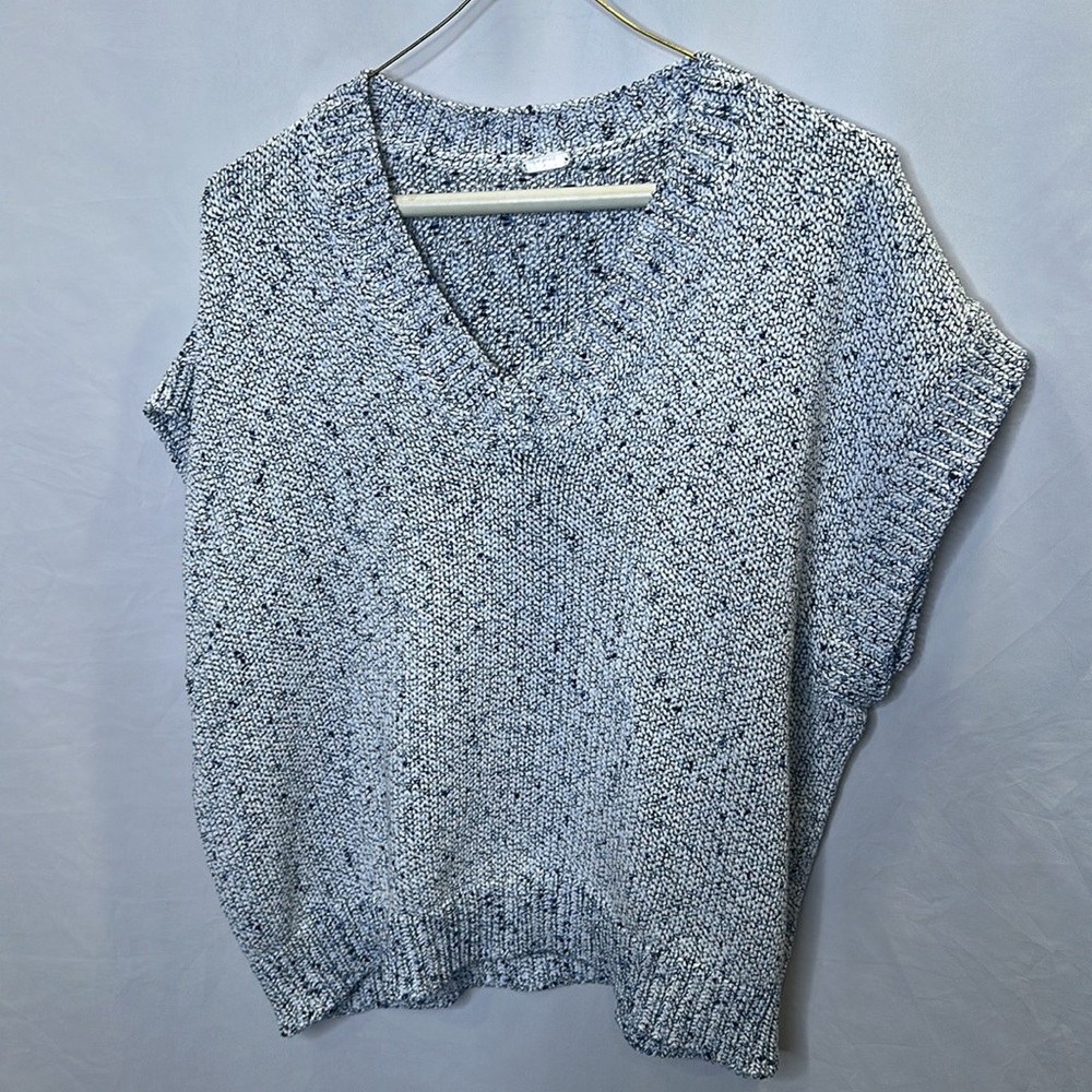 Molknits navy/white sweater knit boxy vest.  Sz L. EUC